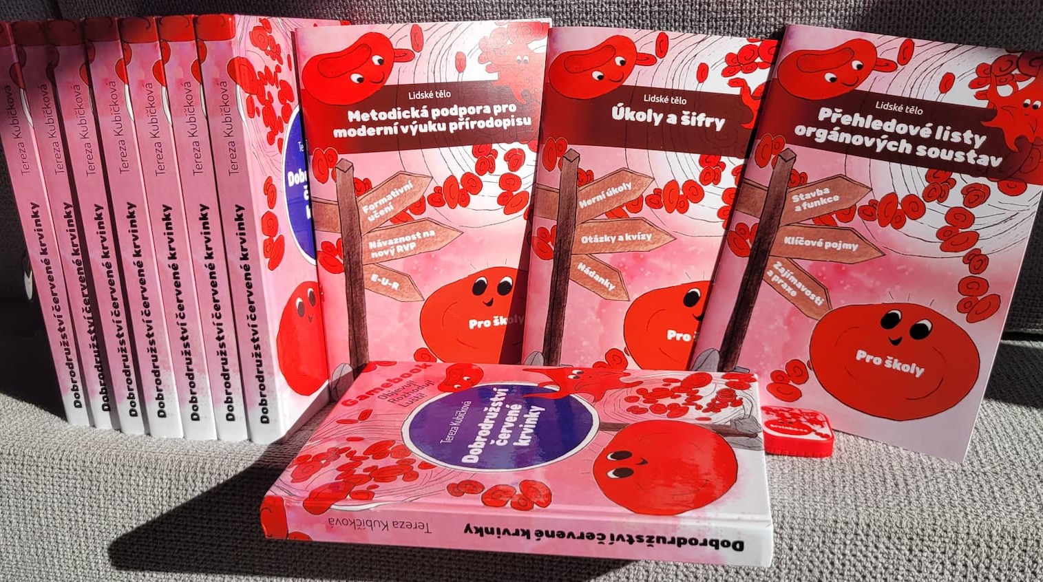 Sada osmi gamebooků Dobrodružství červené krvinky pro týmovou práci žáků